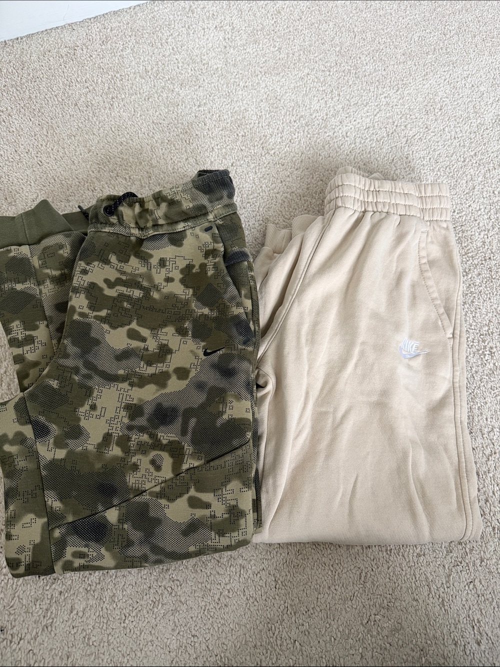 Nike Kids Beige Joggers & Olive Camo Sweatpants Set